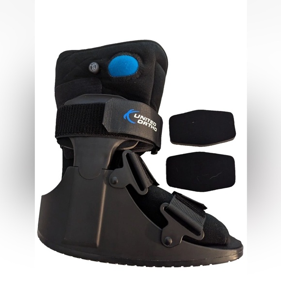 United Ortho Short Air Cam Walker Fracture Boot Fits Left or Right Black size M - Picture 1 of 6